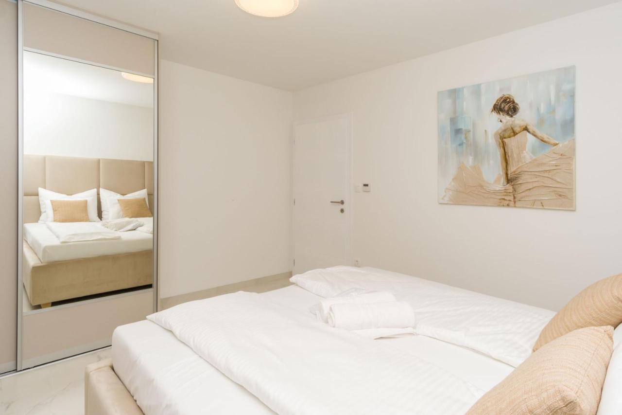 Apartmani Simi - The Sun Crikvenica Εξωτερικό φωτογραφία